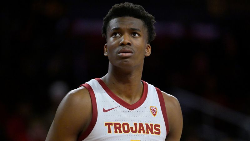 Another USC basketball player had cardiac arrest at practice a year ago. Here’s what happened