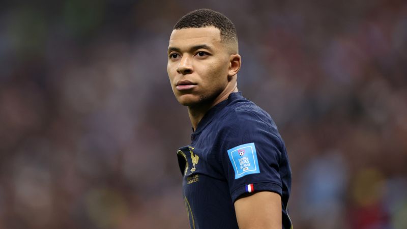 PSG star Kylian Mbappé refuses a meeting and offer from Saudi club Al Hilal, per reports