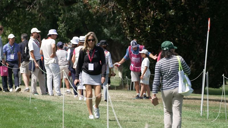 Young fan picks up ball while it’s still in play at Evian Championship – then receives signed souvenir from Angel Yin