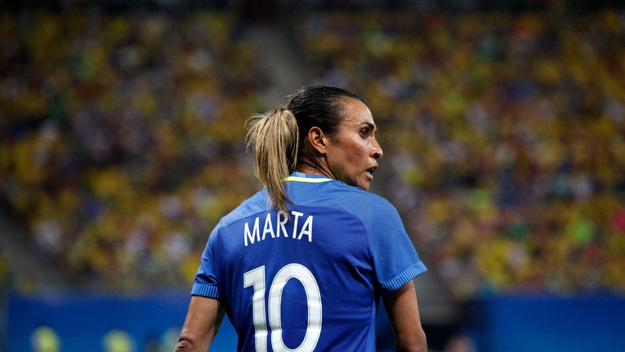 Brazil's player Marta is seen during the Olympic Games Rio 2016 women's first round Group E football match between South Africa and Brazil at the Arena Amazonia in Manaus, Brazil, on August 9, 2016. (Photo by RAPHAEL ALVES / AFP)        (Photo credit should read RAPHAEL ALVES/AFP via Getty Images)