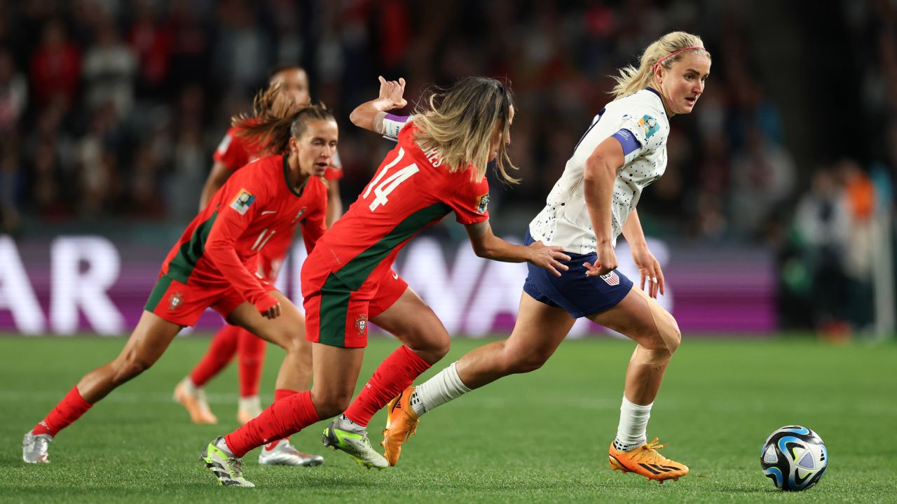 AUCKLAND, NEW ZEALAND - AUGUST 01: Lindsey Horan of USA controls the ball against Dolores Silva of Portugal during the FIFA Women's World Cup Australia & New Zealand 2023 Group E match between Portugal and USA at Eden Park on August 01, 2023 in Auckland, New Zealand. (Photo by Phil Walter/Getty Images)