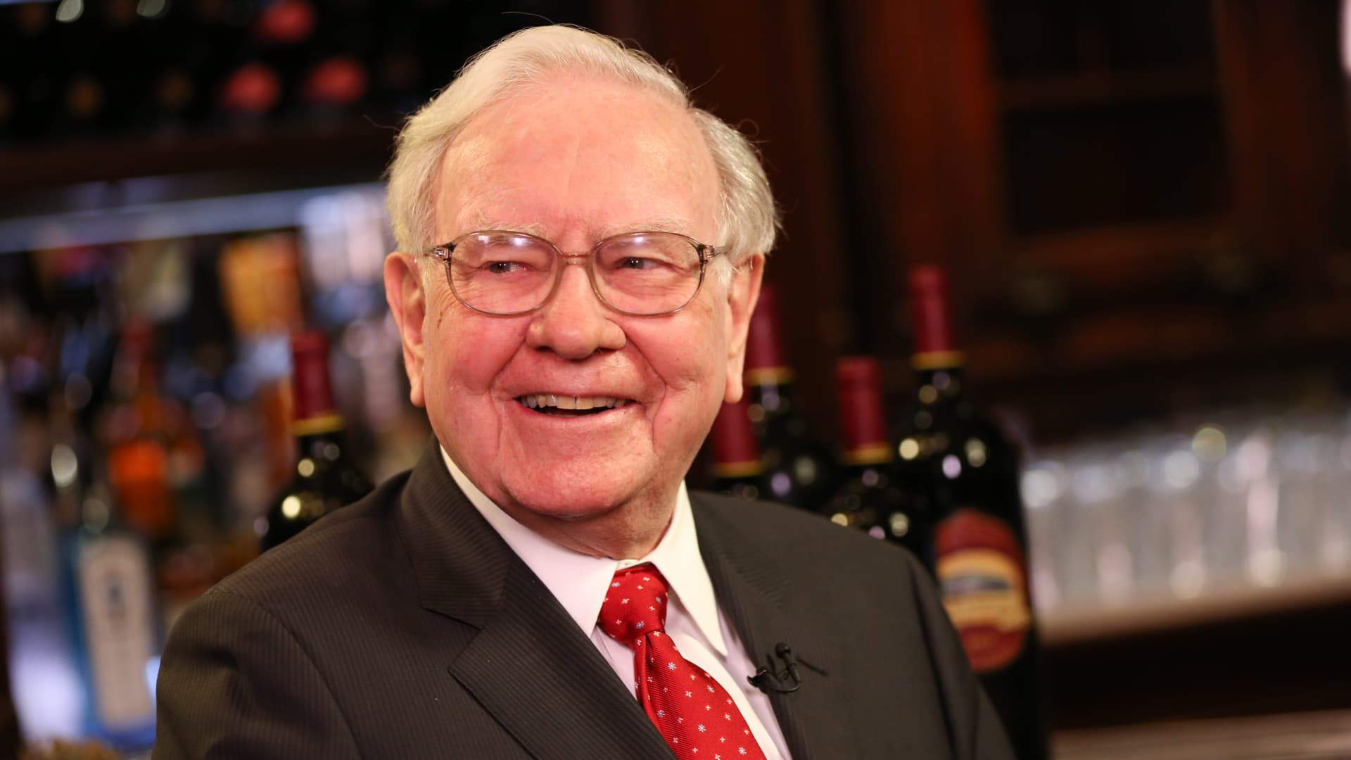 Berkshire shares hit all-time high as investors cheer strong earnings, Buffett’s near-record cash pile