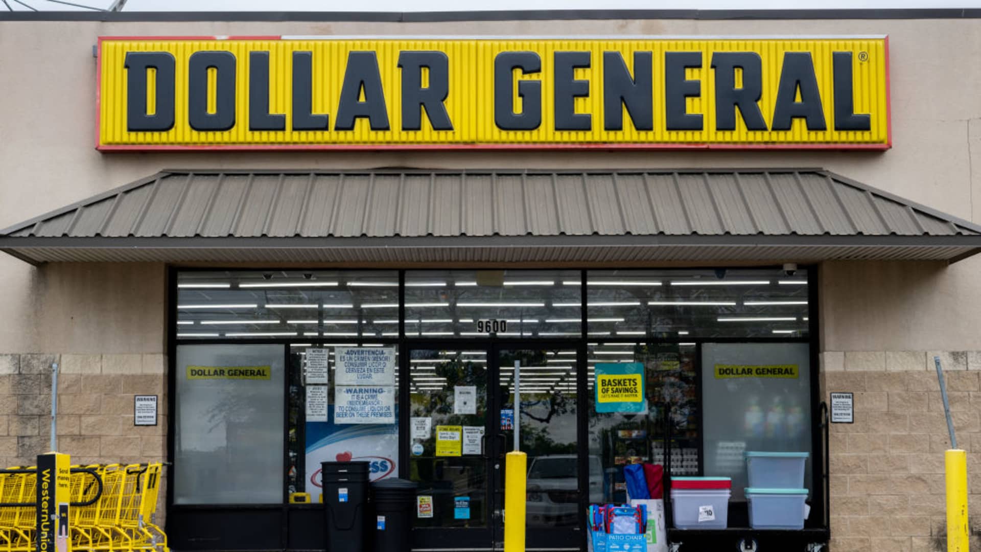 Stocks making the biggest premarket moves: Dollar General, Salesforce, Palantir and more