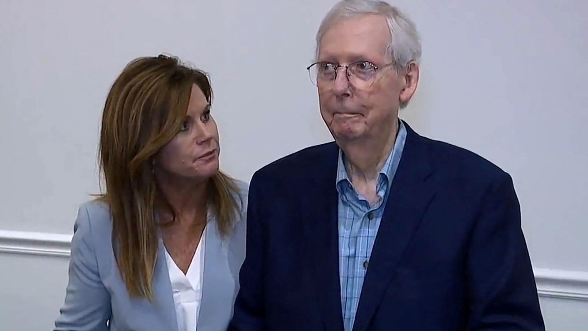 McConnell suffering ‘occasional lightheadedness’ but is clear to keep working after freezing up in press conference, his doctor says