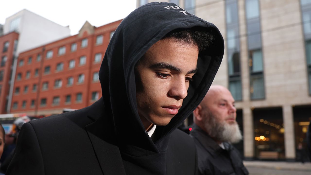 Mason Greenwood court case. Manchester United footballer Mason Greenwood arrives at Minshull Street Crown Court, Manchester, where he is charged with attempted rape. The 21-year-old is also accused of assault and controlling and coercive behaviour. Picture date: Monday November 21, 2022. See PA story COURTS Greenwood. Photo credit should read: Paul Currie/PA Wire URN:69879184 (Press Association via AP Images)