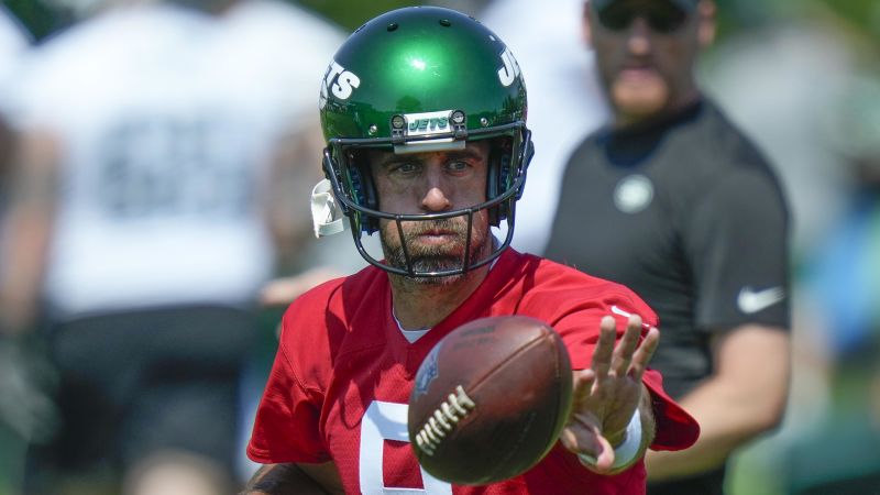 ‘Enjoy the little things’: Aaron Rodgers imparts wisdom during New York Jets training camp