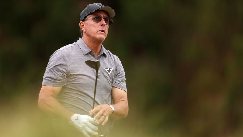 Phil Mickelson considered a bet on 2012 Ryder Cup, book alleges