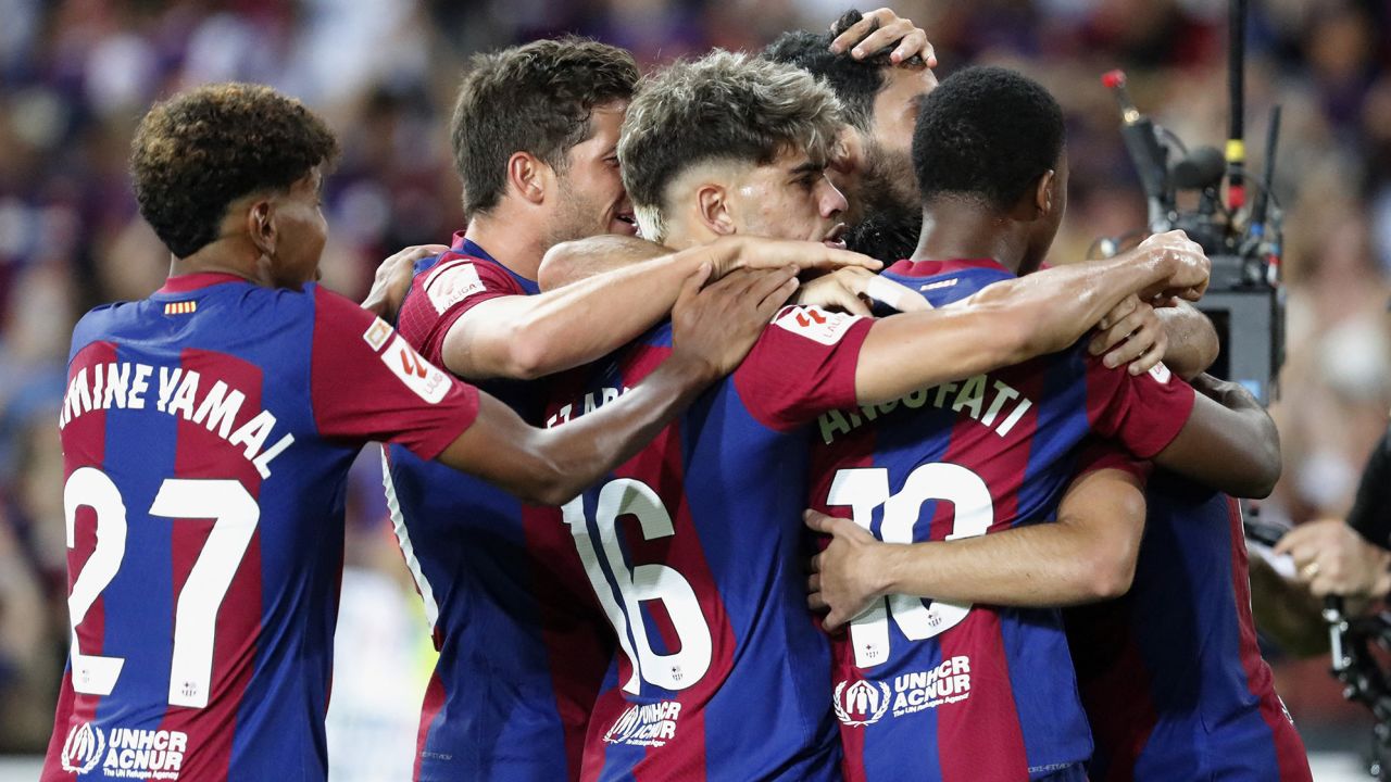 Soccer Football - LaLiga - FC Barcelona v Cadiz - Estadi Olimpic Lluis Companys, Barcelona, Spain - August 20, 2023
FC Barcelona's Pedri celebrates scoring their first goal with teammates REUTERS/Bruna Casas