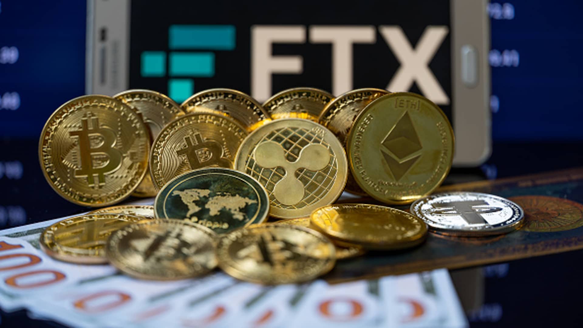 FTX customers who lost a fortune on the bankrupt exchange are doubling down on crypto