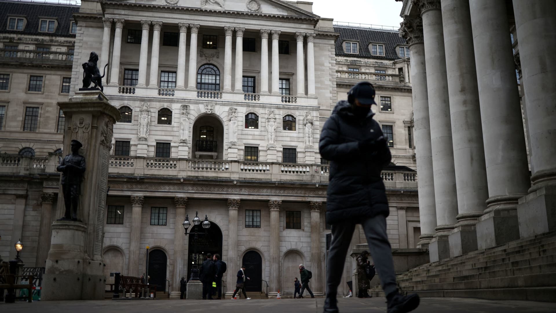 Bank of England bond sales creating a ‘selling gold at the bottom’ moment, strategist says