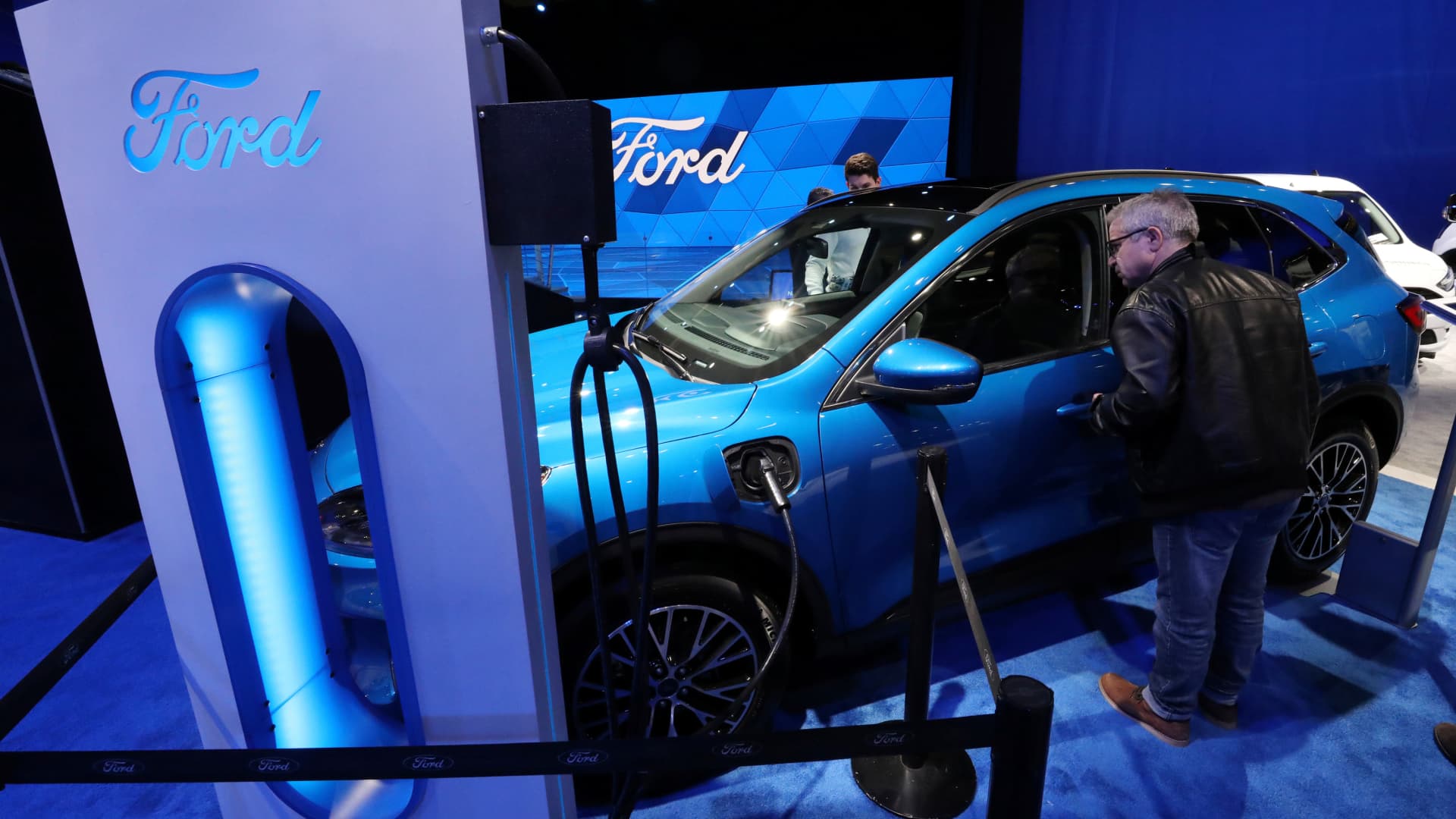 Stocks making the biggest moves midday: Ford, Scholastic, Squarespace, Deere and more