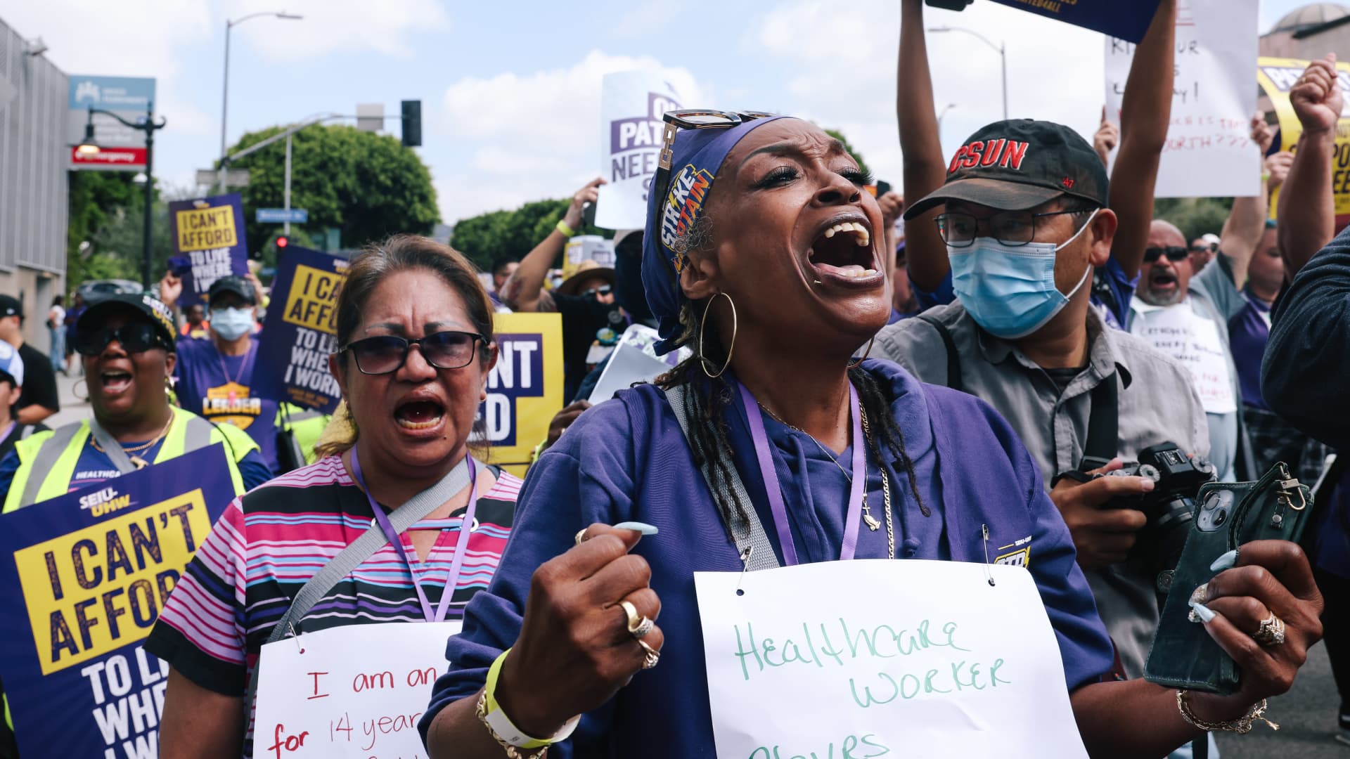 More than 75,000 Kaiser Permanente workers threaten strike if labor agreement not reached