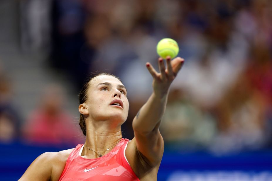 Sabalenka serves to Gauff.