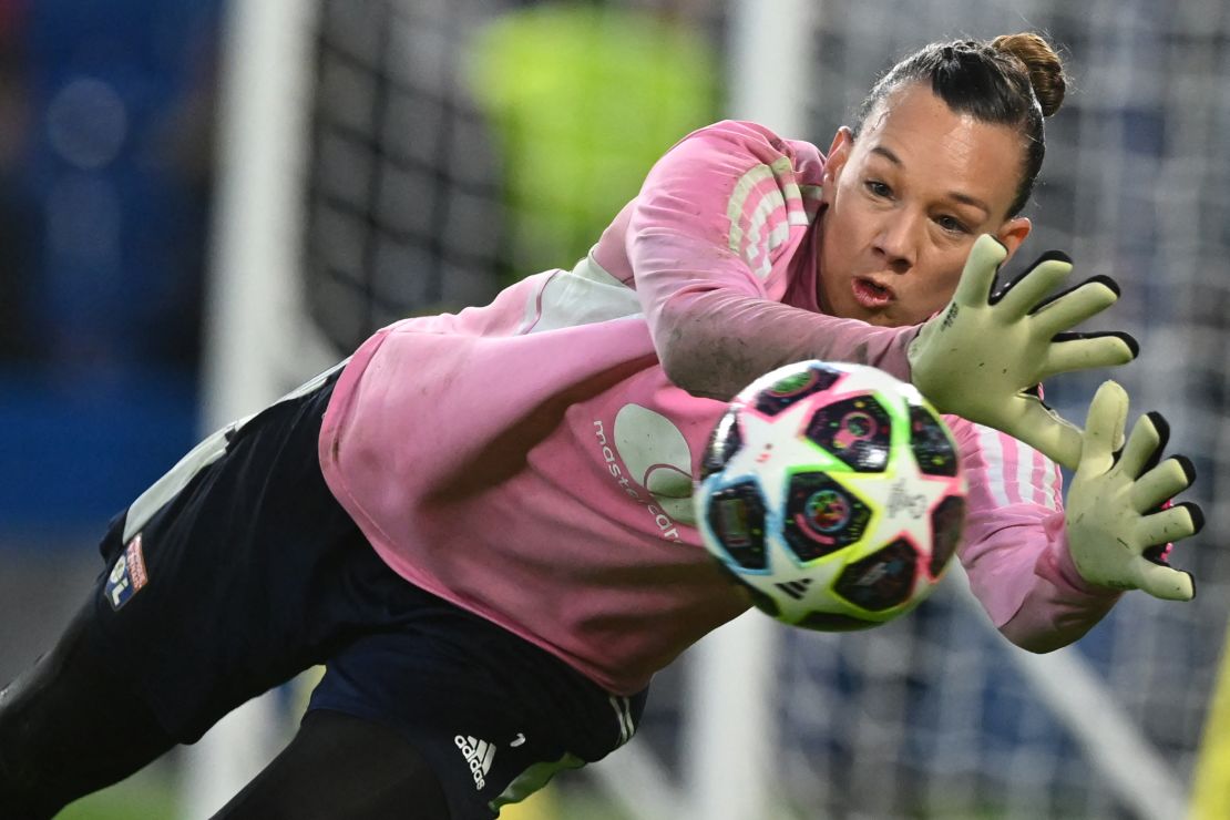 TOPSHOT - Lyon's Chilean goalkeeper Christiane Endler warms up ahead of kick-off in the UEFA Women's Champions League quarter-final second leg football match between Chelsea and Lyon at Stamford Bridge, in London, on March 30, 2023. (Photo by JUSTIN TALLIS / AFP) (Photo by JUSTIN TALLIS/AFP via Getty Images)