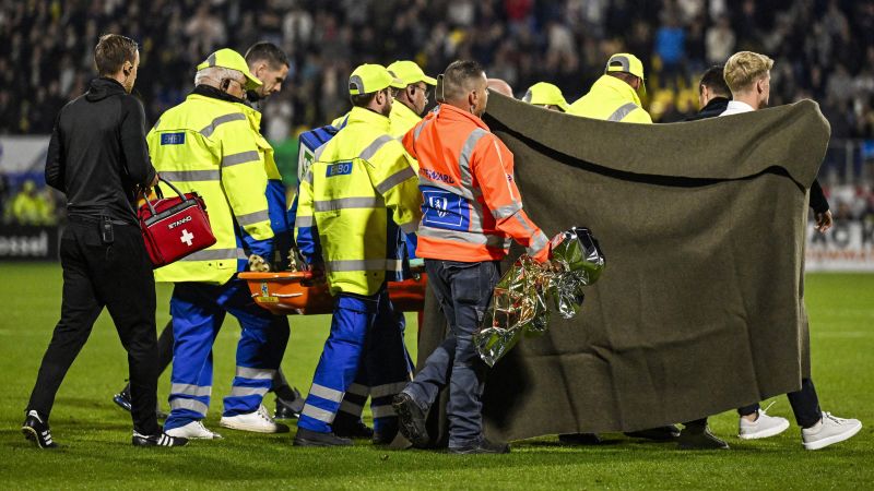 Top-flight Dutch league match suspended after player knocked unconscious after collision