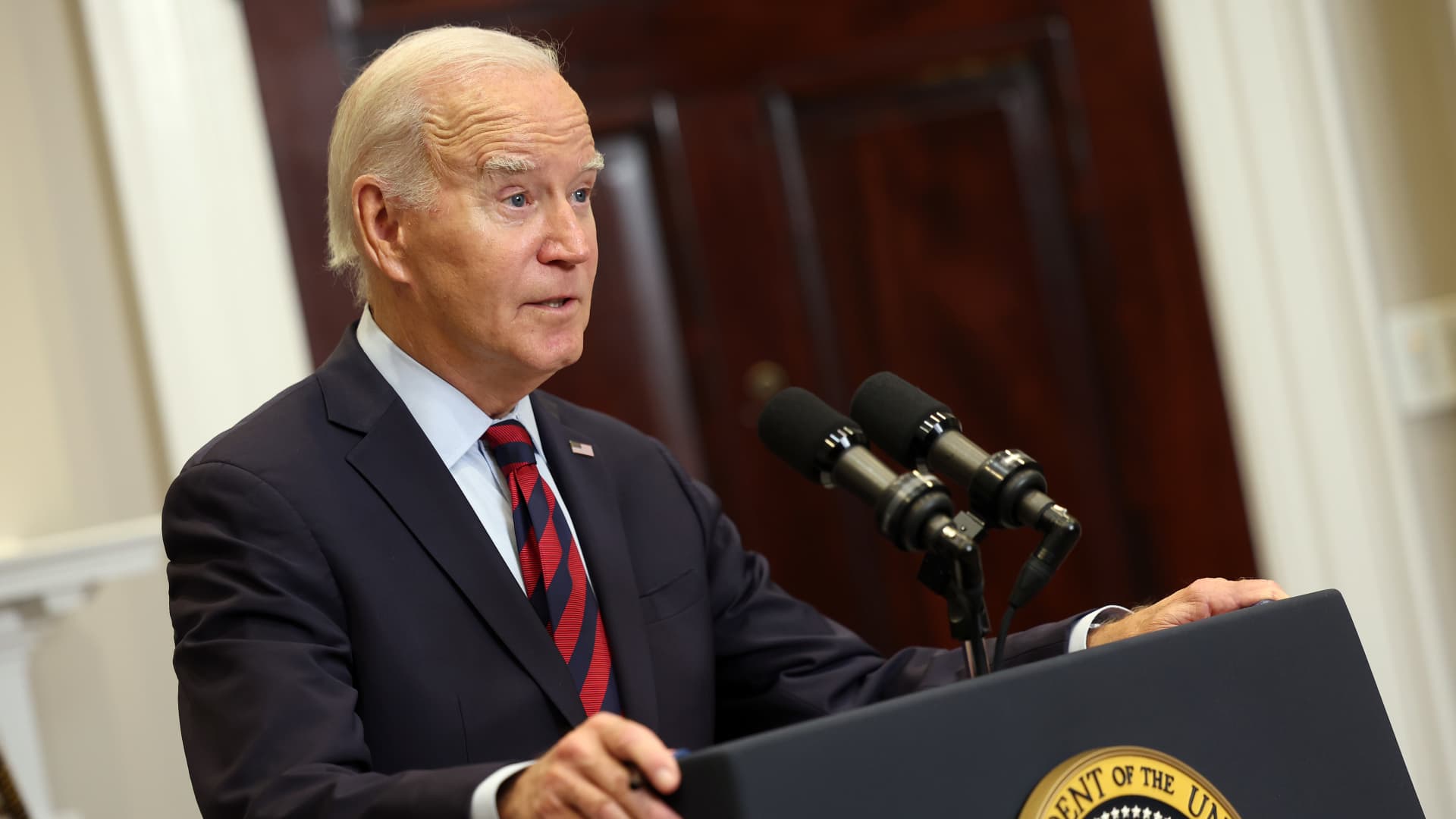 Watch live: President Biden addresses Israel-Hamas war as fighting continues