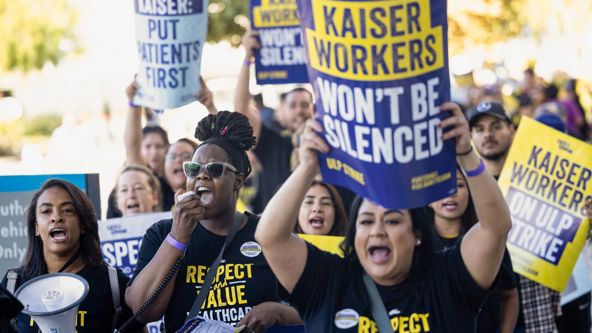 Biden praises Kaiser Permanente labor agreement after worker strike: ‘Collective bargaining works’