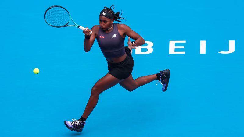 Coco Gauff loses to Iga Świątek to snap 16-match win streak