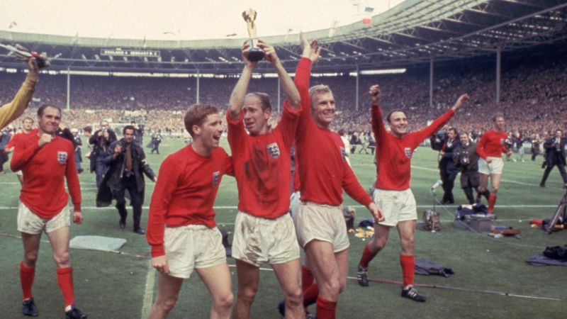 English soccer in mourning after ‘greatest’ player Bobby Charlton dies