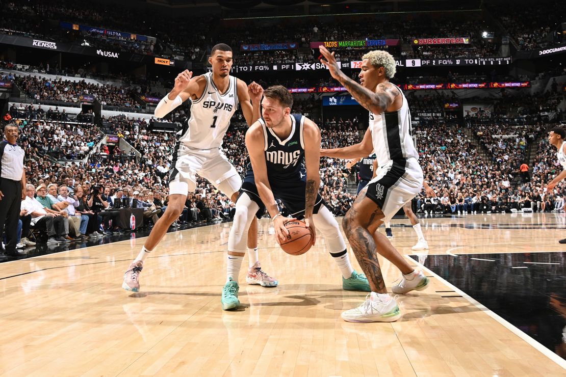 SAN ANTONIO, TX - OCTOBER 25: Luka Doncic #77 of the Dallas Mavericks handles the ball during the game against the San Antonio Spurs on October 25, 2023 at the Frost Bank Center in San Antonio, Texas. NOTE TO USER: User expressly acknowledges and agrees that, by downloading and or using this photograph, user is consenting to the terms and conditions of the Getty Images License Agreement. Mandatory Copyright Notice: Copyright 2023 NBAE (Photos by Andrew D. Bernstein/NBAE via Getty Images)