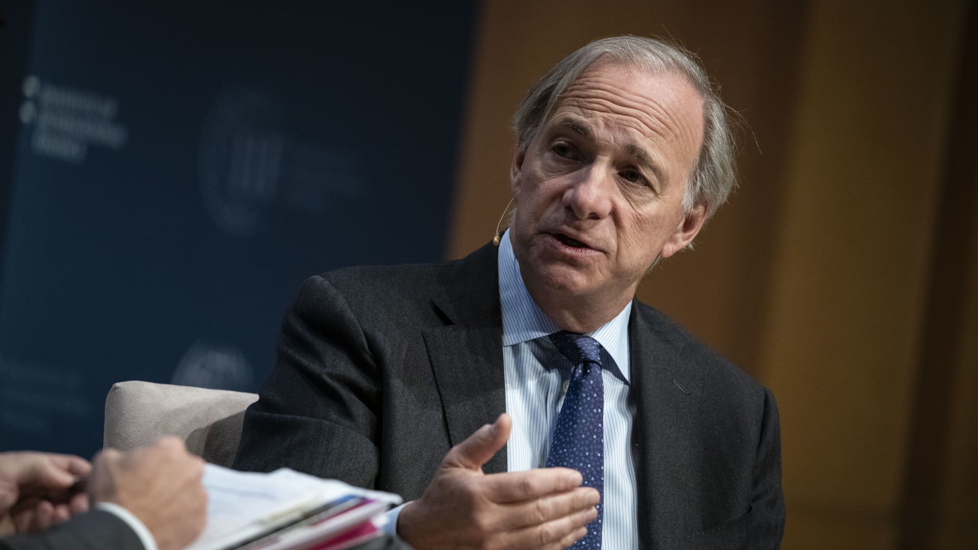 The U.S. needs ‘bipartisan’ leadership and a ‘strong middle’ politically, Ray Dalio says