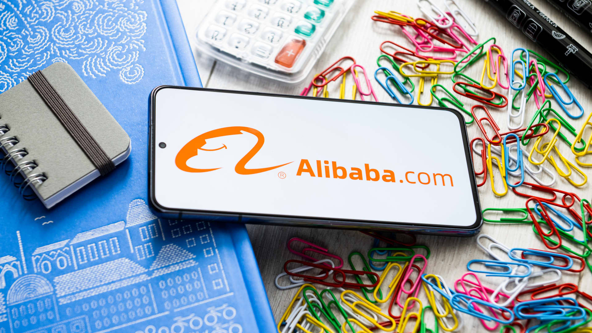 Stocks making the biggest moves before the bell: Alibaba, Applied Materials, Gap and more