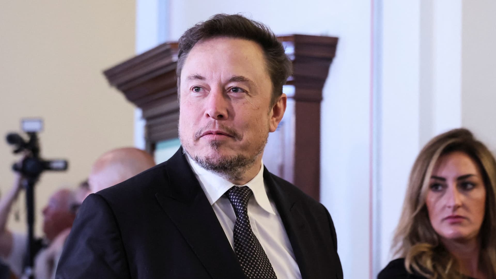 White House slams Musk ‘antisemitic rhetoric,’ says ‘foolish’ to drop SpaceX contracts