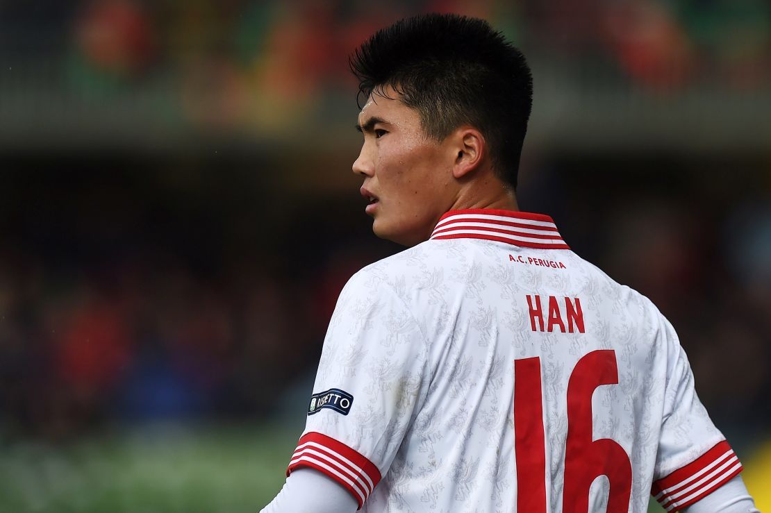 TERNI, ITALY - NOVEMBER 26: Kwang Song Han of Perugia looks on during the Serie A match between Ternana Calcio and AC Perugia at Stadio Libero Liberati on November 26, 2017 in Terni, Italy.  (Photo by Tullio M. Puglia/Getty Images)