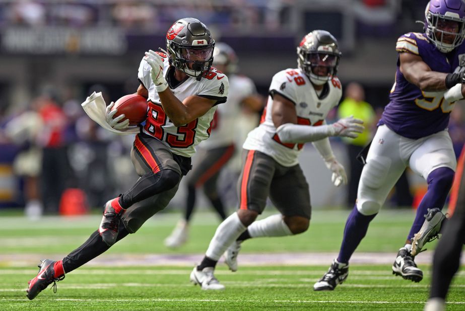 Tampa Bay Buccaneers WR Deven Thompkins runs with the ball during the fourth quarter of a 20-17 win against the Minnesota Vikings at US Bank Stadium in Minneapolis.