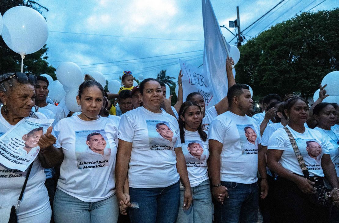 Cilenis Marulanda (3rd L), mother of Liverpool's Colombian football player Luis Diaz, demonstrates for her kidnapped husband in Barrancas, La Guajira, Colombia on October 31, 2023. A massive search is under way for Liverpool winger Luis Diaz's father, kidnapped in Colombia October 28, 2023 along with his wife, who has since been released. (Photo by Lismari Machado / AFP) (Photo by LISMARI MACHADO/AFP via Getty Images)