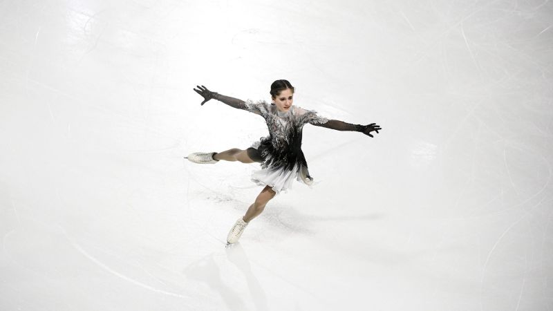 16-year-old American Isabeau Levito wins first major international figure skating competition