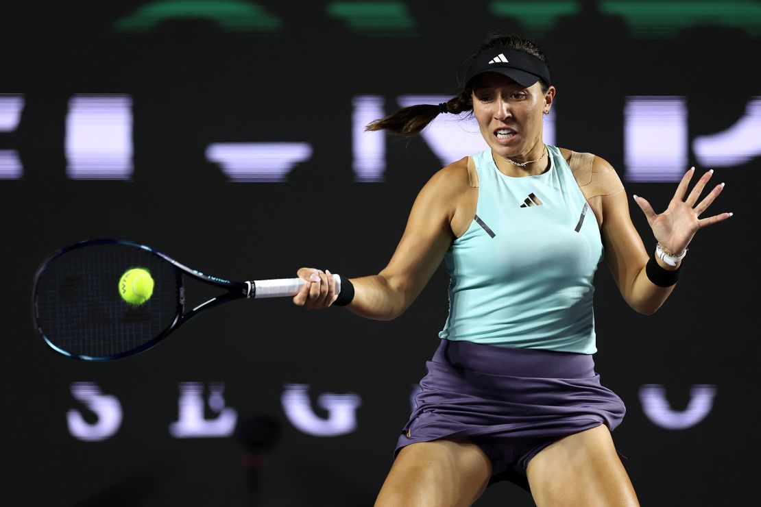 CANCUN, MEXICO - NOVEMBER 04: Jessica Pegula of United States returns a shot to Coco Gauff of United States in their Women's Singles Semifinal match during day 7 of the GNP Seguros WTA Finals Cancun 2023 part of the Hologic WTA Tour on November 04, 2023 in Cancun, Mexico. (Photo by Matthew Stockman/Getty Images)