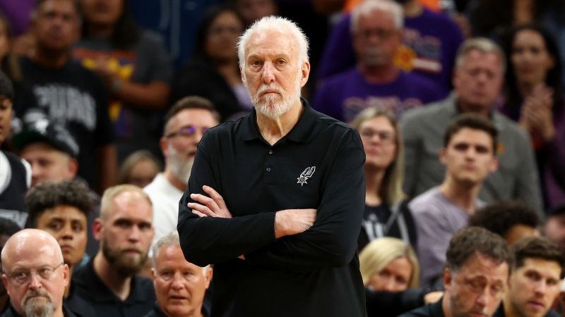 San Antonio coach Gregg Popovich scolds fans for booing former Spurs star Kawhi Leonard