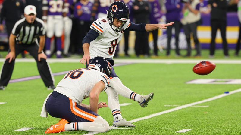 Chicago Bears score late field goal to defeat Minnesota Vikings as Joshua Dobbs is intercepted four times