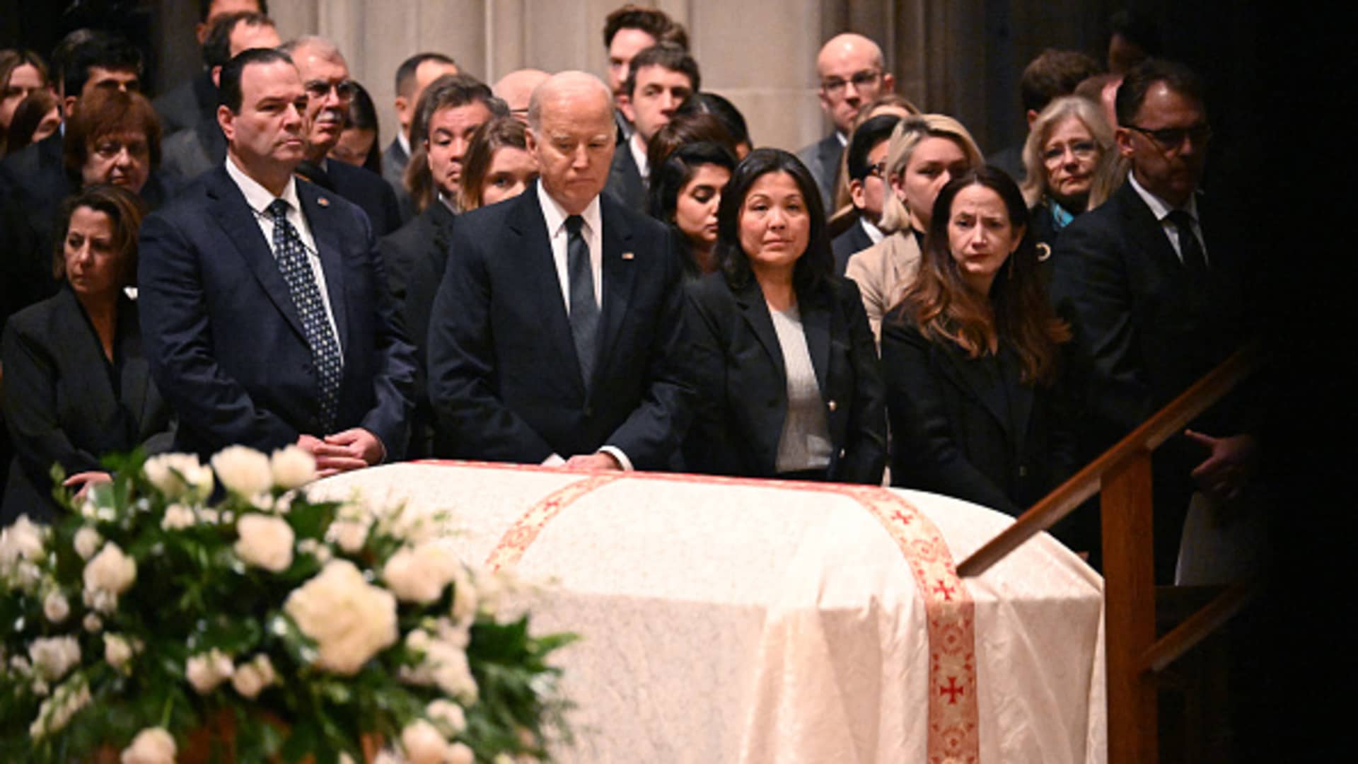 Sandra Day O’Connor called a pioneer and ‘iconic jurist’ as she is memorialized by Biden, Roberts