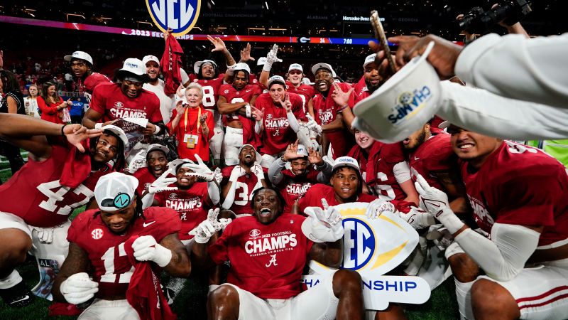 Alabama breaks No. 1 Georgia’s 29-win streak at SEC Championship game