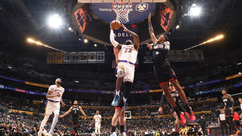 Why LeBron James’ incredible 360 layup went viral