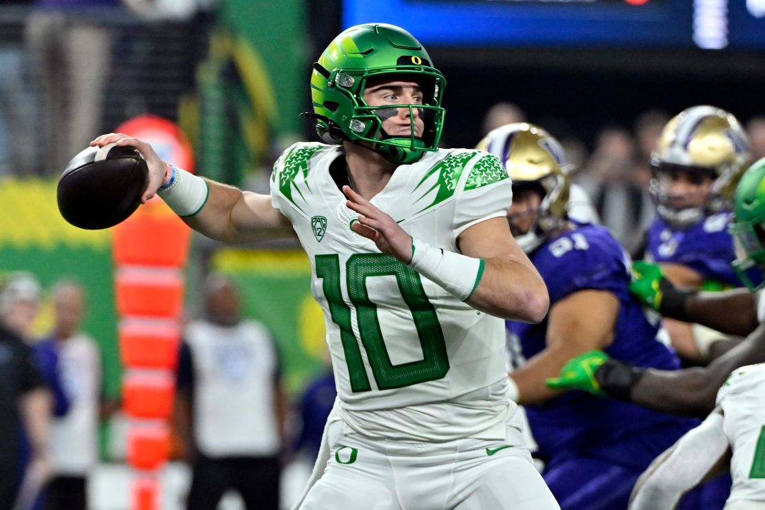 Oregon quarterback Bo Nix looks to pass against Washington during the first half of the Pac-12 championship NCAA college football game Friday, Dec. 1, 2023, in Las Vegas.