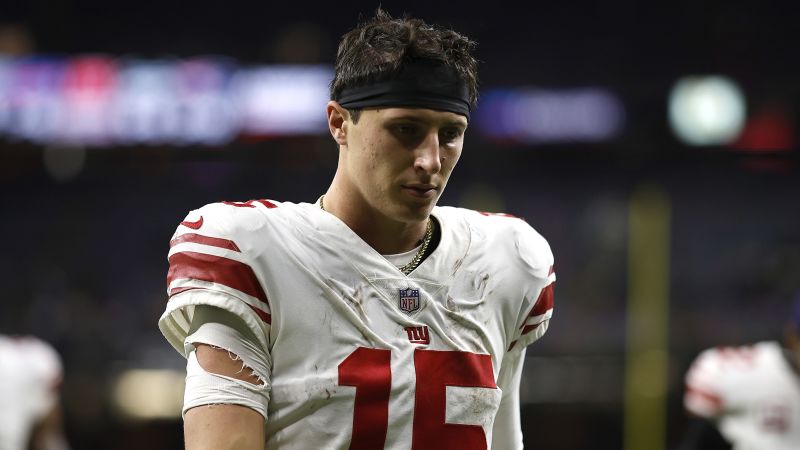 New York Giants star QB Tommy DeVito makes appearance at New Jersey pizzeria after dispute over fee