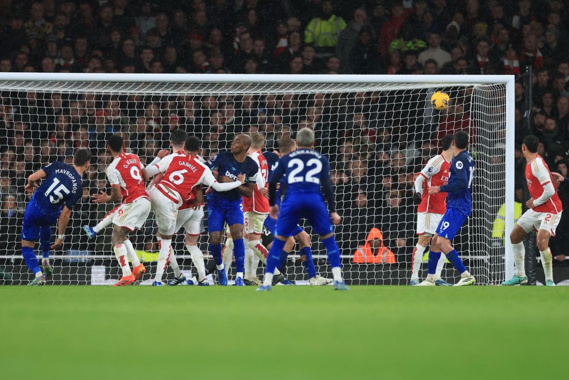 LONDON, ENGLAND - DECEMBER 28: Konstantinos Mavropanos of West ham United (L) scores their second goal during the Premier League match between Arsenal FC and West Ham United at Emirates Stadium on December 28, 2023 in London, England. (Photo by Marc Atkins/Getty Images)