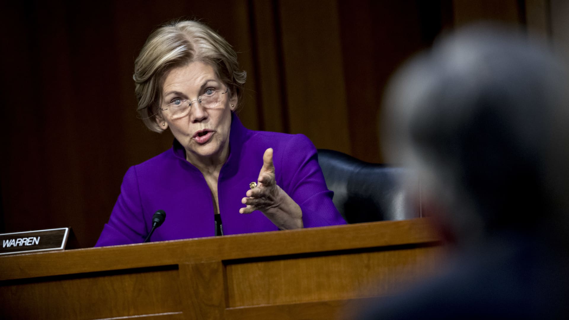 Sen. Elizabeth Warren pushes Fed Chair Powell to cut ‘astronomical’ rates, ease housing pressure