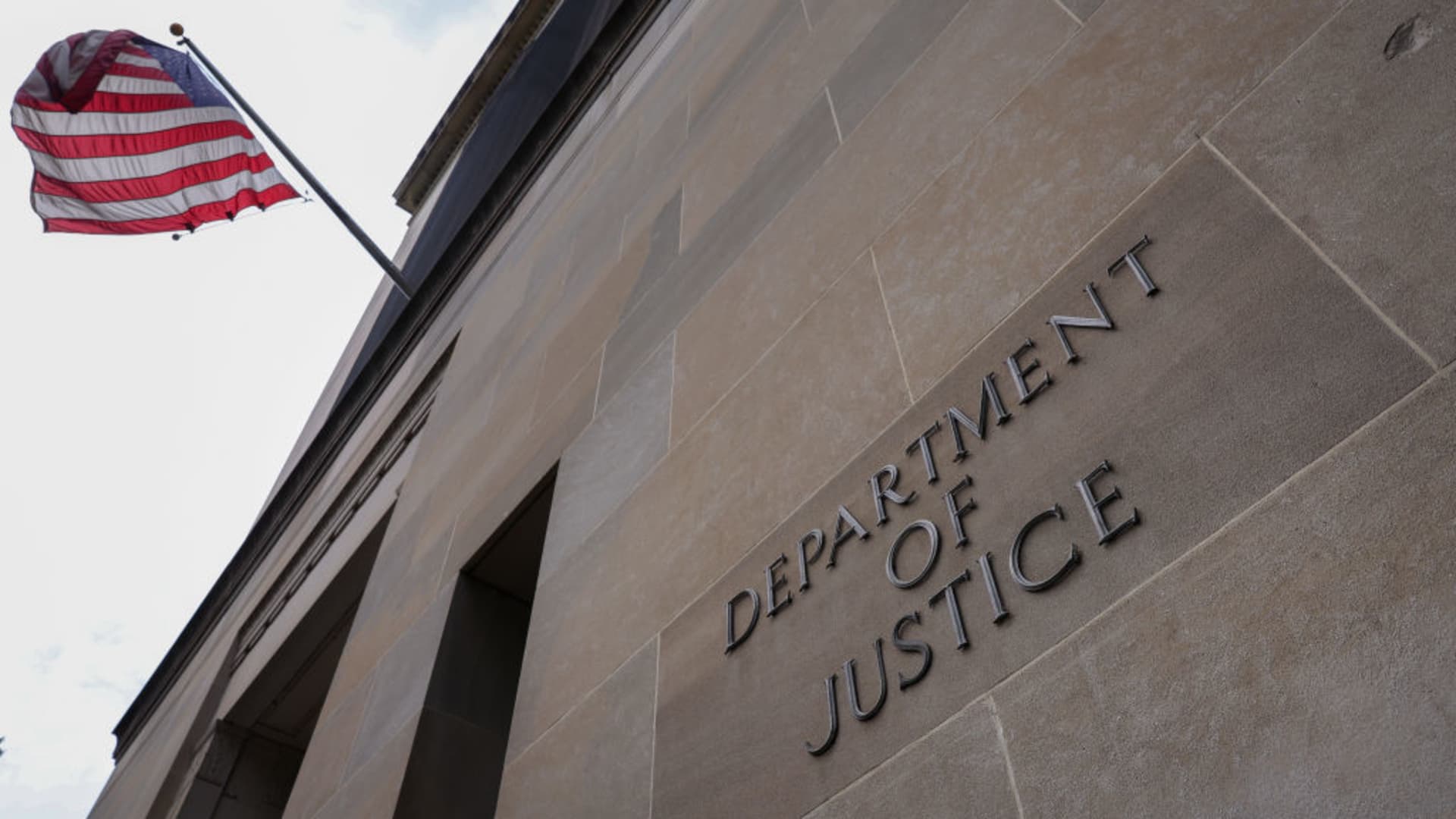 DOJ and SEC unveil charges in $1.9 billion HyperFund cryptocurrency fraud