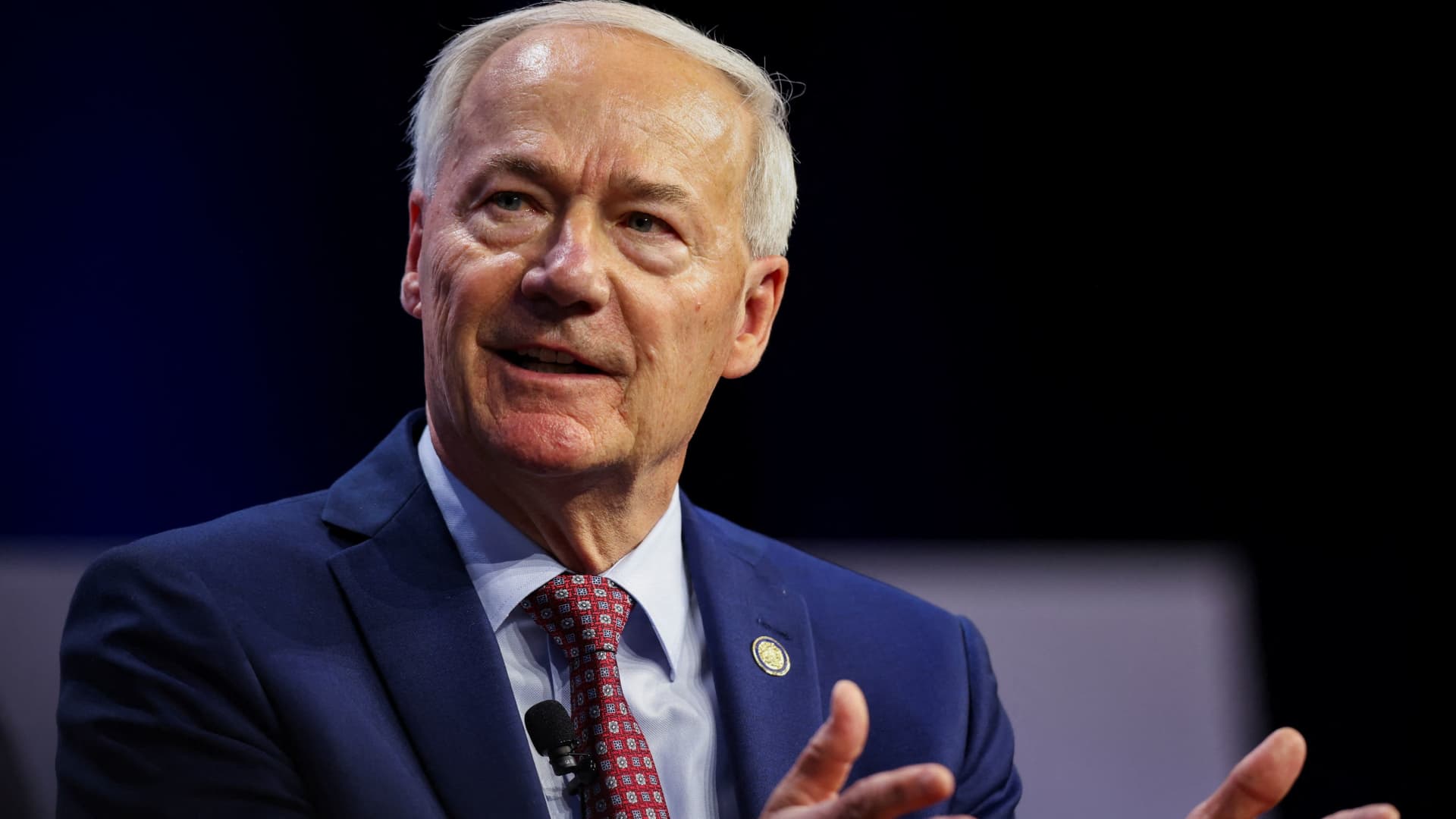 Former GOP presidential candidate Asa Hutchinson endorses Nikki Haley, says Trump divides America