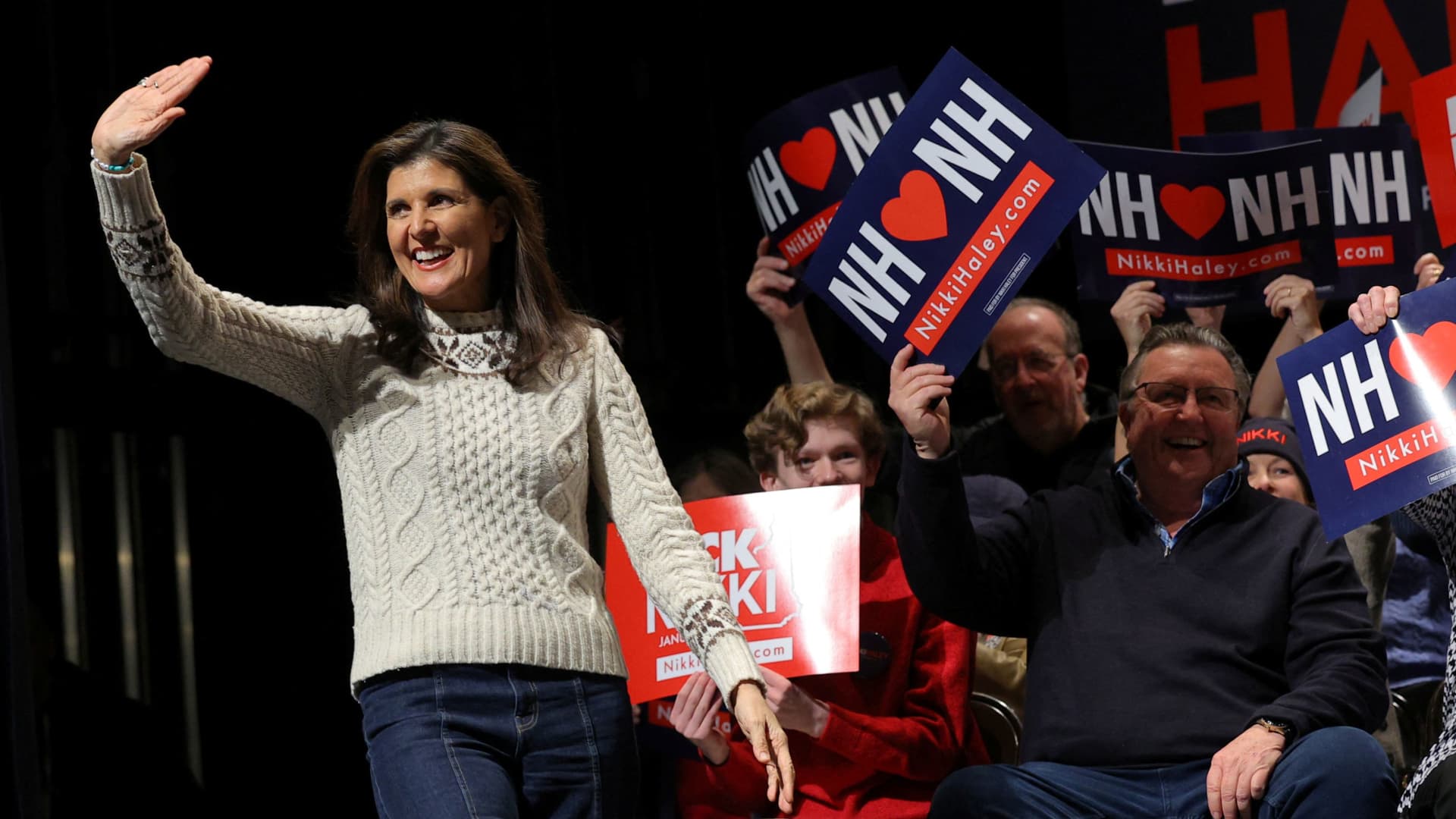 Can Haley beat Trump? A New Hampshire VFW hall spotlights her stark enthusiasm gap