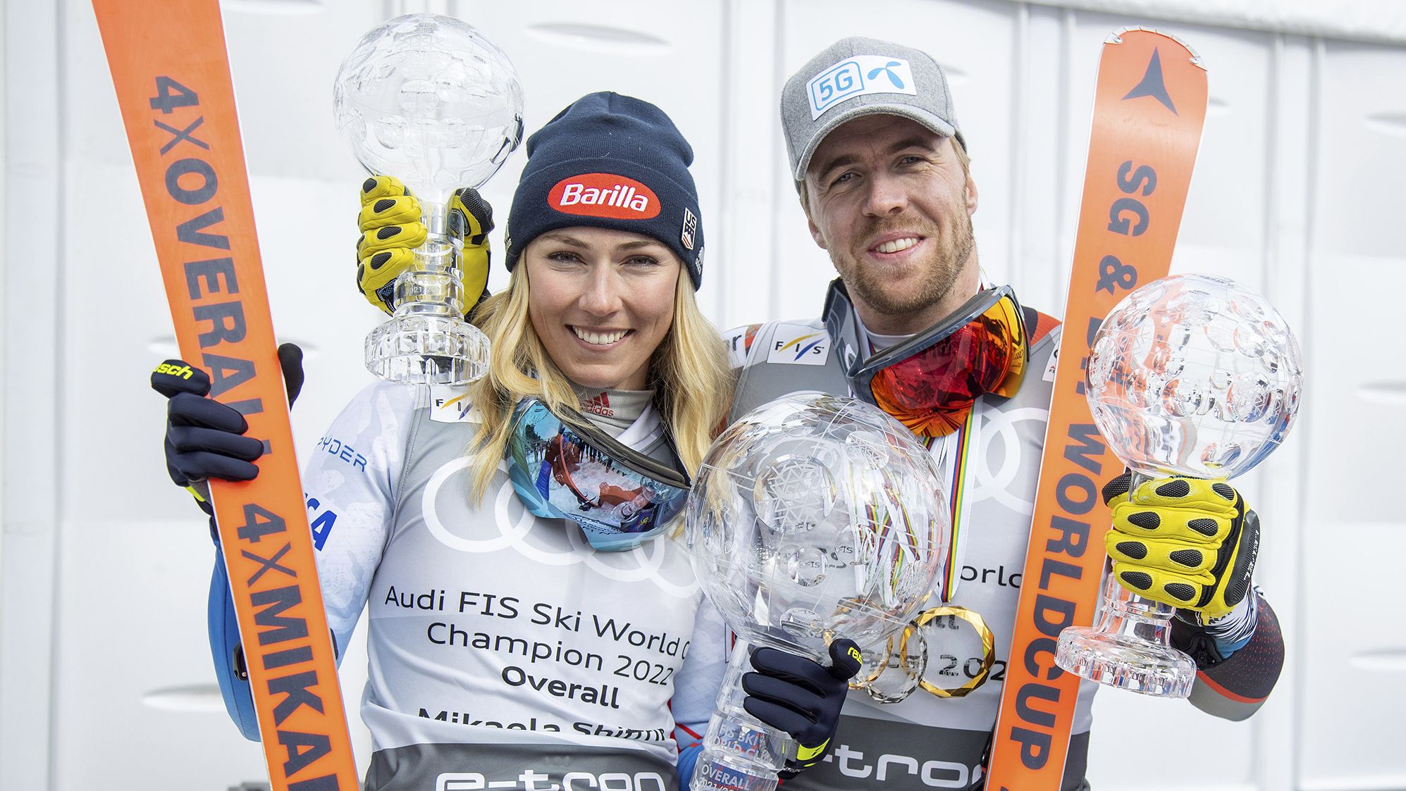 MERIBEL,FRANCE,20.MAR.22 - ALPINE SKIING - FIS World Cup Final, giant slalom, ladies. Image shows Mikaela Shiffrin (USA) and Aleksander Aamodt Kilde (NOR). Keywords: crystal globe, medal. Photo: GEPA pictures/ Harald Steiner(Sipa via AP Images)