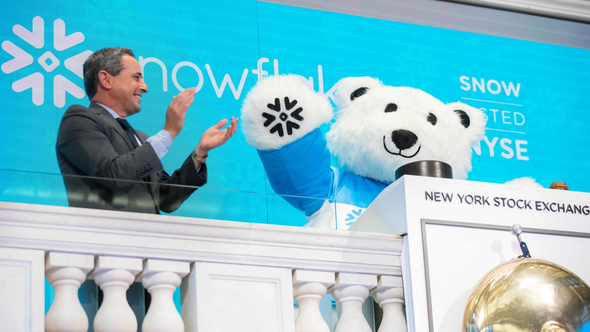 Stocks making the biggest moves premarket: Snowflake, Salesforce, C3.ai, Okta and more