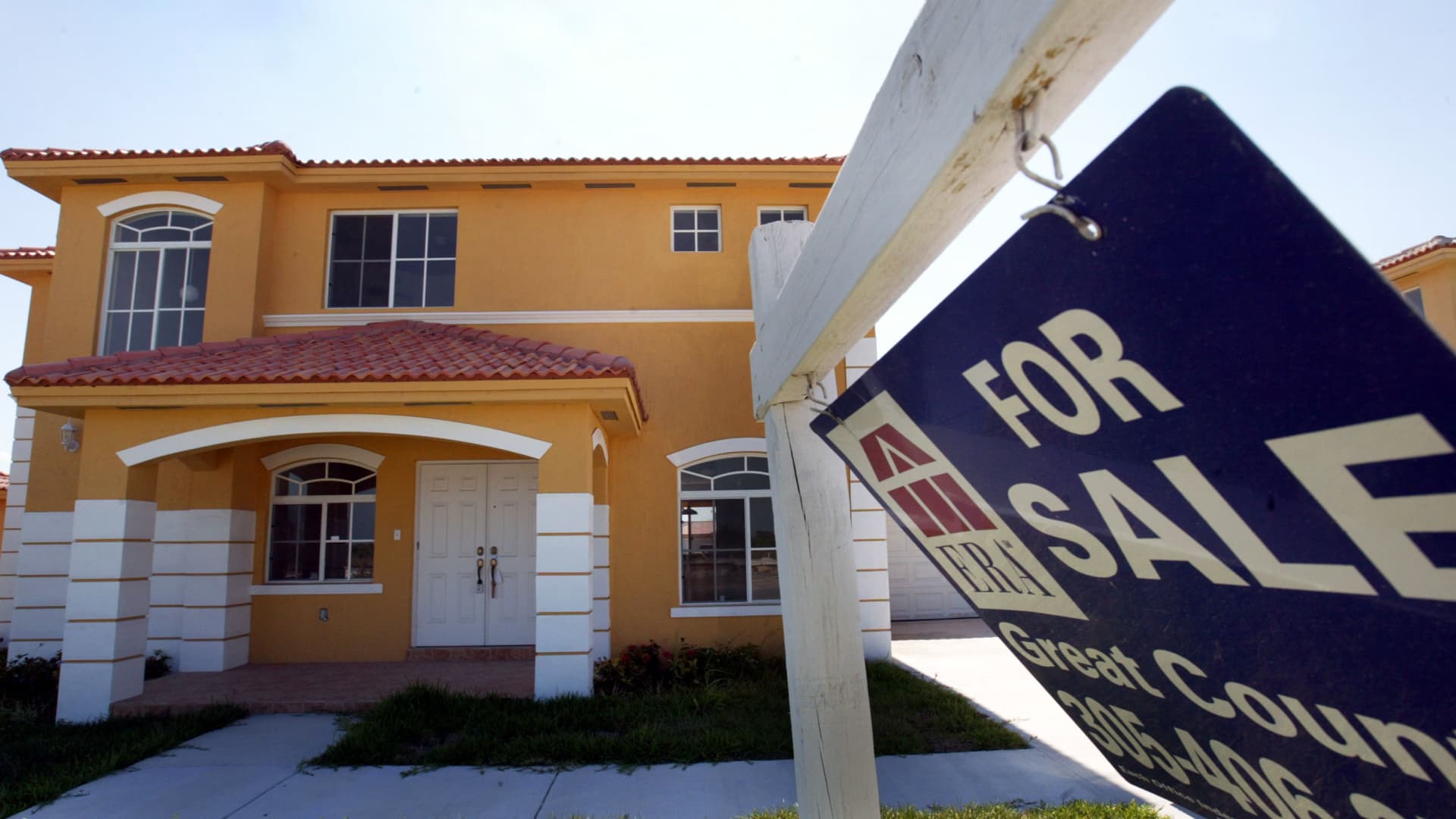 Court blocks Florida law barring Chinese citizens from owning property