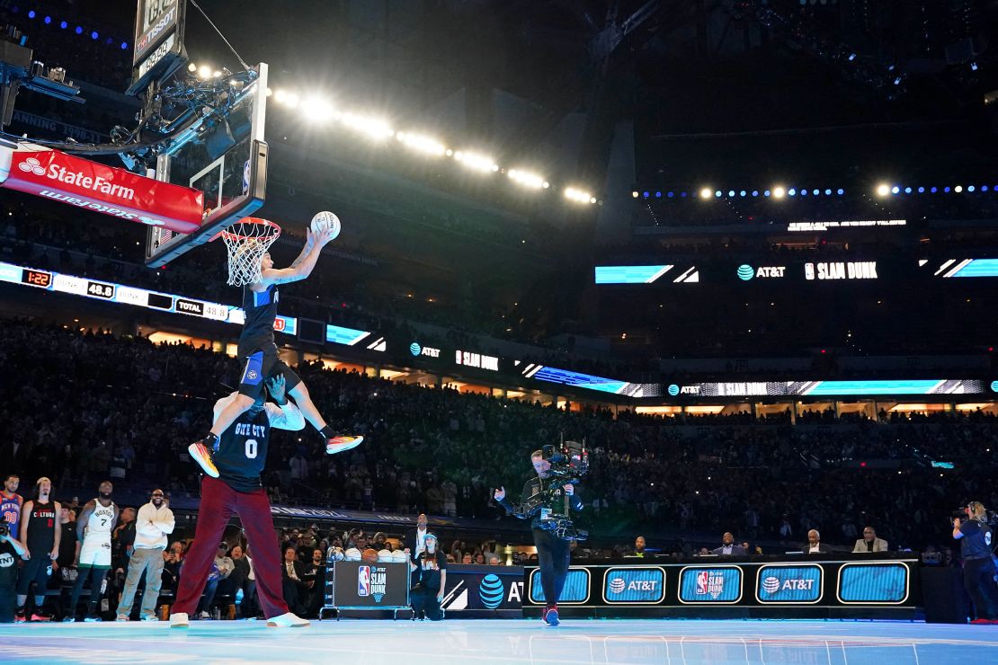 Mac McClung dunked the ball over NBA legend Shaquille O'Neal.