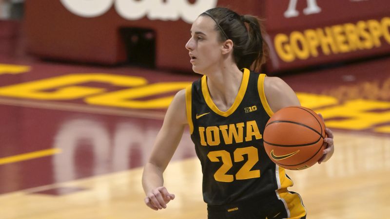 Iowa’s Caitlin Clark declares for the 2024 WNBA Draft