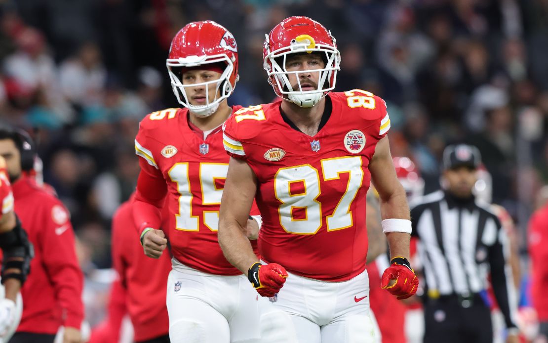 Patrick Mahomes and Travis Kelce have “one of the best quarterback tight end connections in the league" according to Gronkowski.